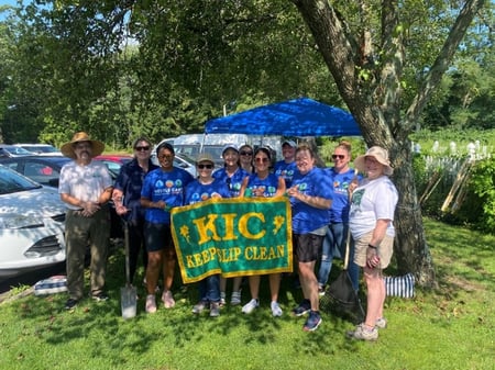 MacArthur Keeps Islip Clean